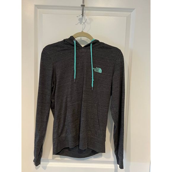 The North Face lightweight fitted hoodie size medium - Picture 4 of 7